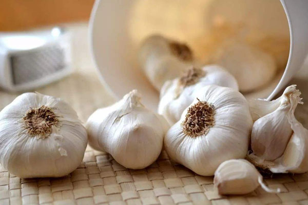 吃大蒜對(duì)什么有哪些好處？
